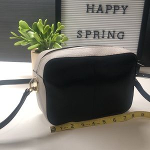 Excellent condition Cole Haan bag